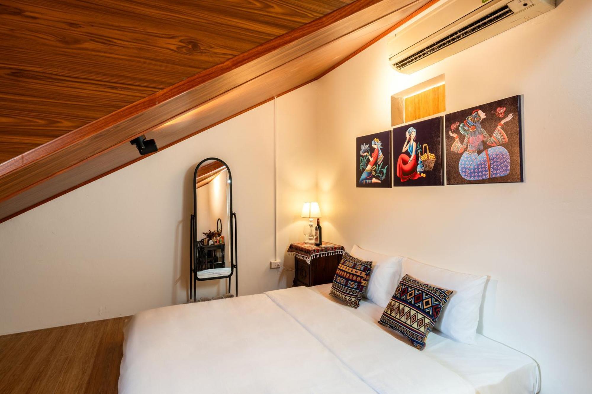 The Autumn House - Homestay At To Ngoc Van, Hanoi